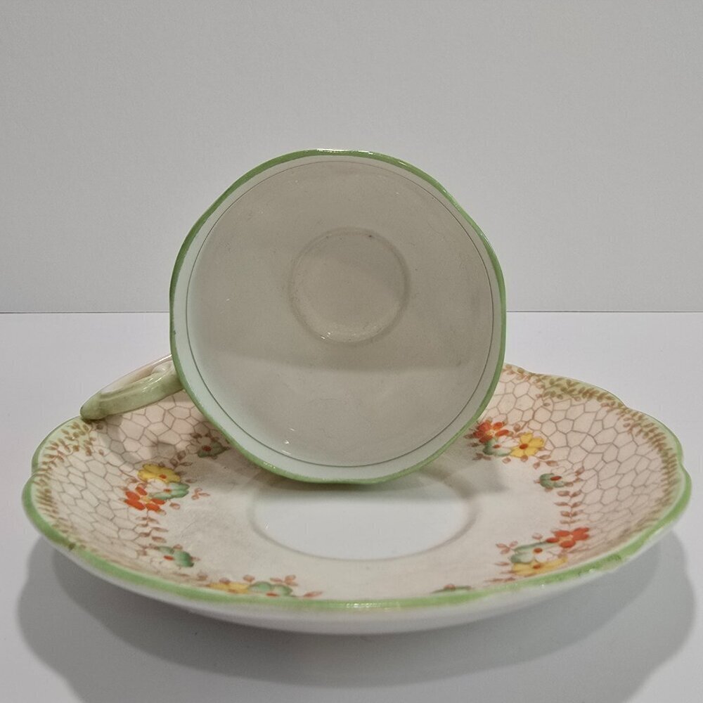 Bell - Demitasse Vintage Tea Cup & Saucer Set with Gold Trim - Picture 3 of 4